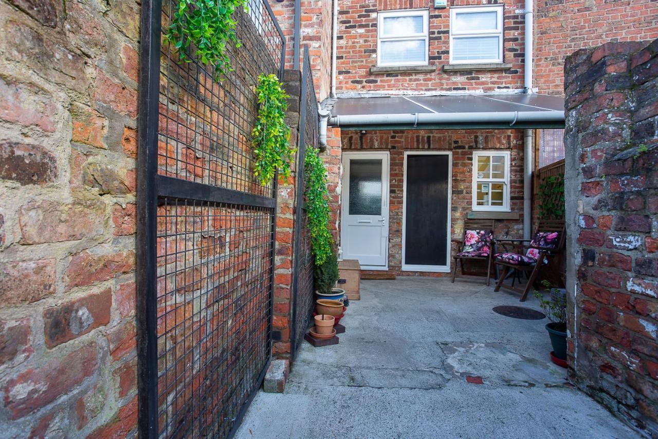 Courtyard Apartment ヨーク エクステリア 写真